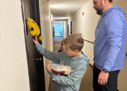 Deliver Meals to Seniors on Christmas Day with Community Projects for Seniors